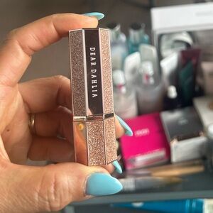 Pulse Gold Lipstick Shimmering Makeup